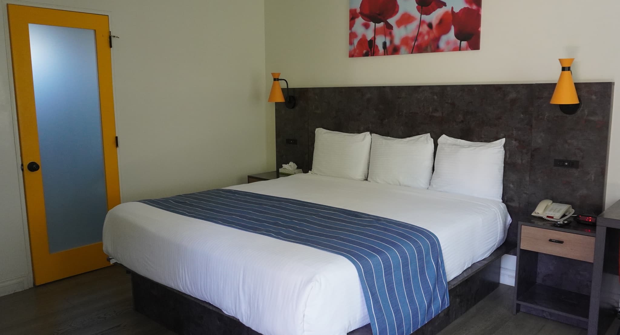 Rooms & Suites